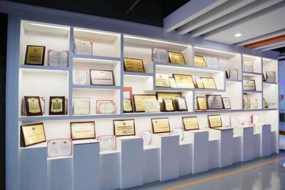 藍(lán)奧股份喜迎南陽市副市長(zhǎng)黃鈁蒞臨參觀指導(dǎo)，共話網(wǎng)絡(luò)文化經(jīng)營(yíng)發(fā)展